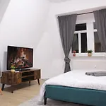 Comfortable Private On Elbe River Hotel